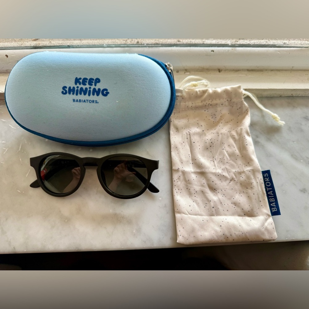 NEW Babiators Black Sunglasses with Light Blue Case